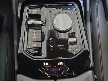 BMW 520d M SPORT AdLED DA  KomfSitze Kamera 19