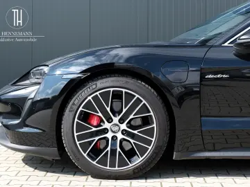 PORSCHE Taycan 4S Pano HeadUp Beif.Display BOSE