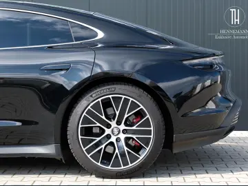 PORSCHE Taycan 4S Pano HeadUp Beif.Display BOSE