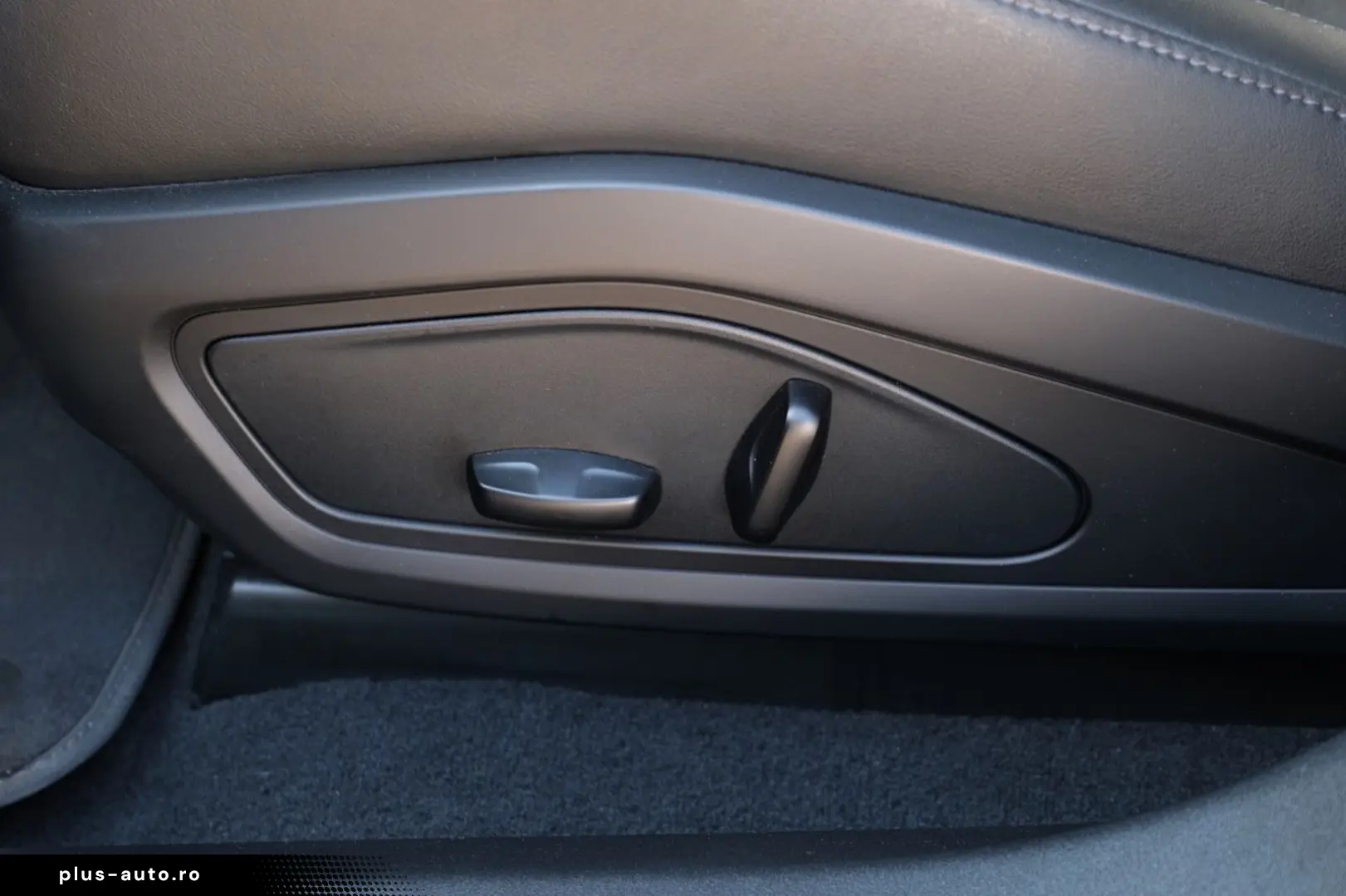 PORSCHE Taycan 4S Pano HeadUp Beif.Display BOSE