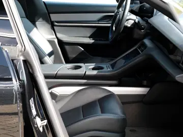 PORSCHE Taycan 4S Pano HeadUp Beif.Display BOSE