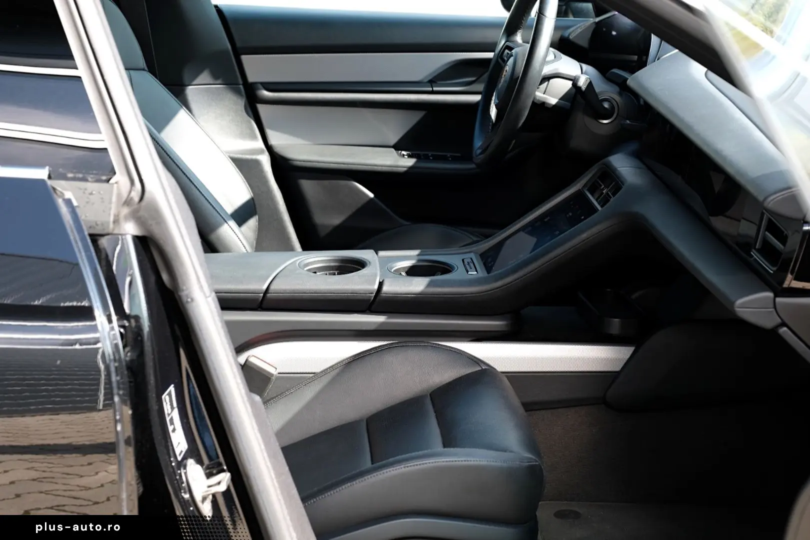 PORSCHE Taycan 4S Pano HeadUp Beif.Display BOSE