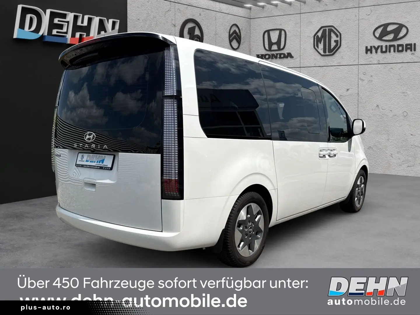 HYUNDAI STARIA 2.2 CRDi A T Prime Navi Leder Bose 360