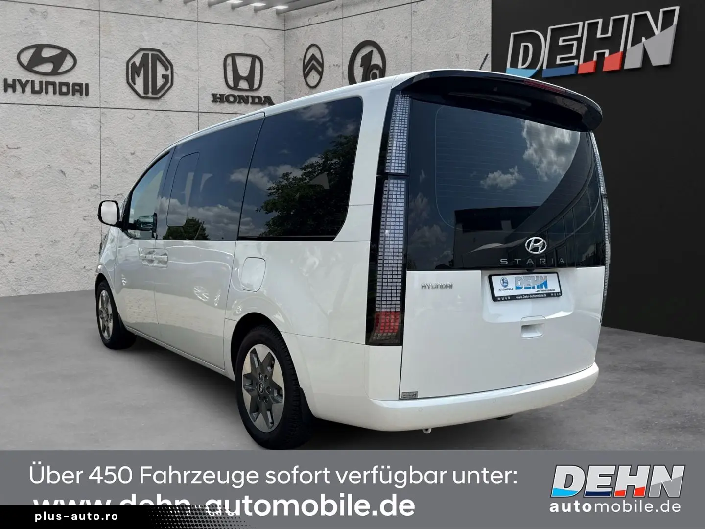 HYUNDAI STARIA 2.2 CRDi A T Prime Navi Leder Bose 360