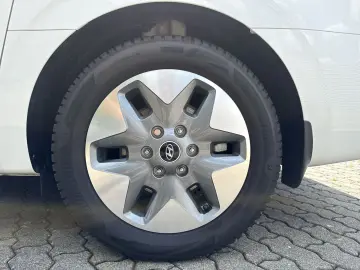 HYUNDAI STARIA 2.2 CRDi A T Prime Navi Leder Bose 360