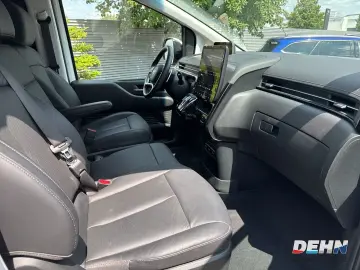 HYUNDAI STARIA 2.2 CRDi A T Prime Navi Leder Bose 360