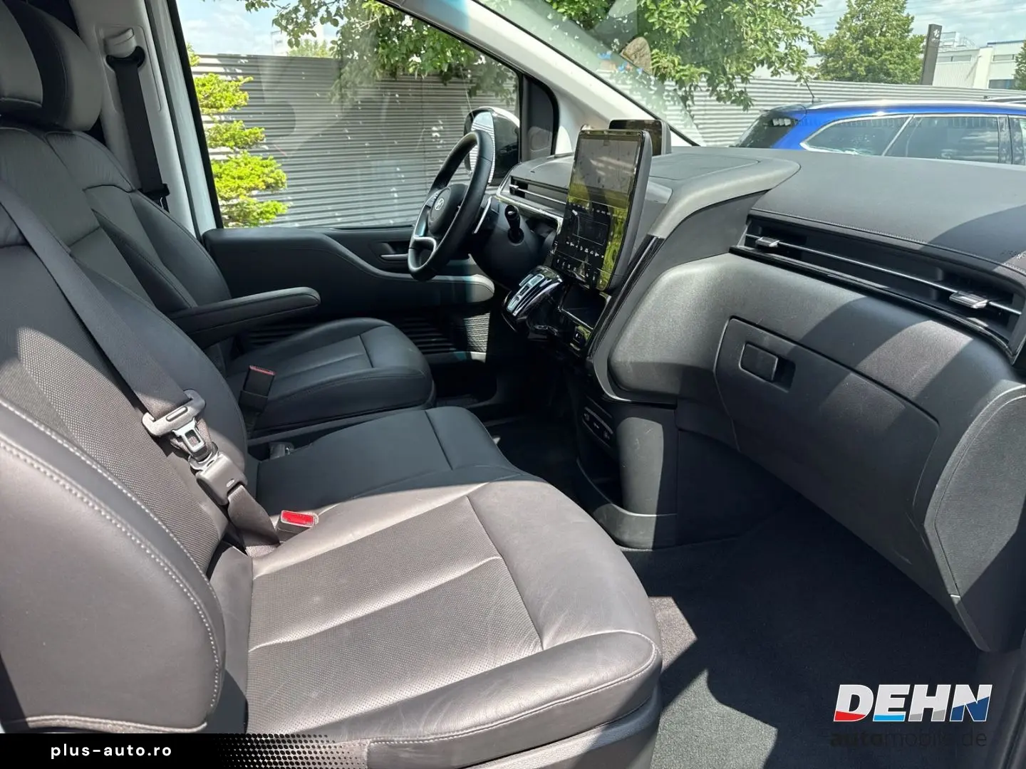 HYUNDAI STARIA 2.2 CRDi A T Prime Navi Leder Bose 360