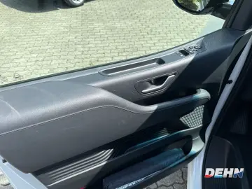 HYUNDAI STARIA 2.2 CRDi A T Prime Navi Leder Bose 360