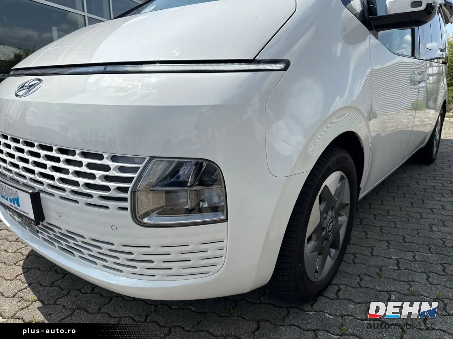 HYUNDAI STARIA 2.2 CRDi A T Prime Navi Leder Bose 360