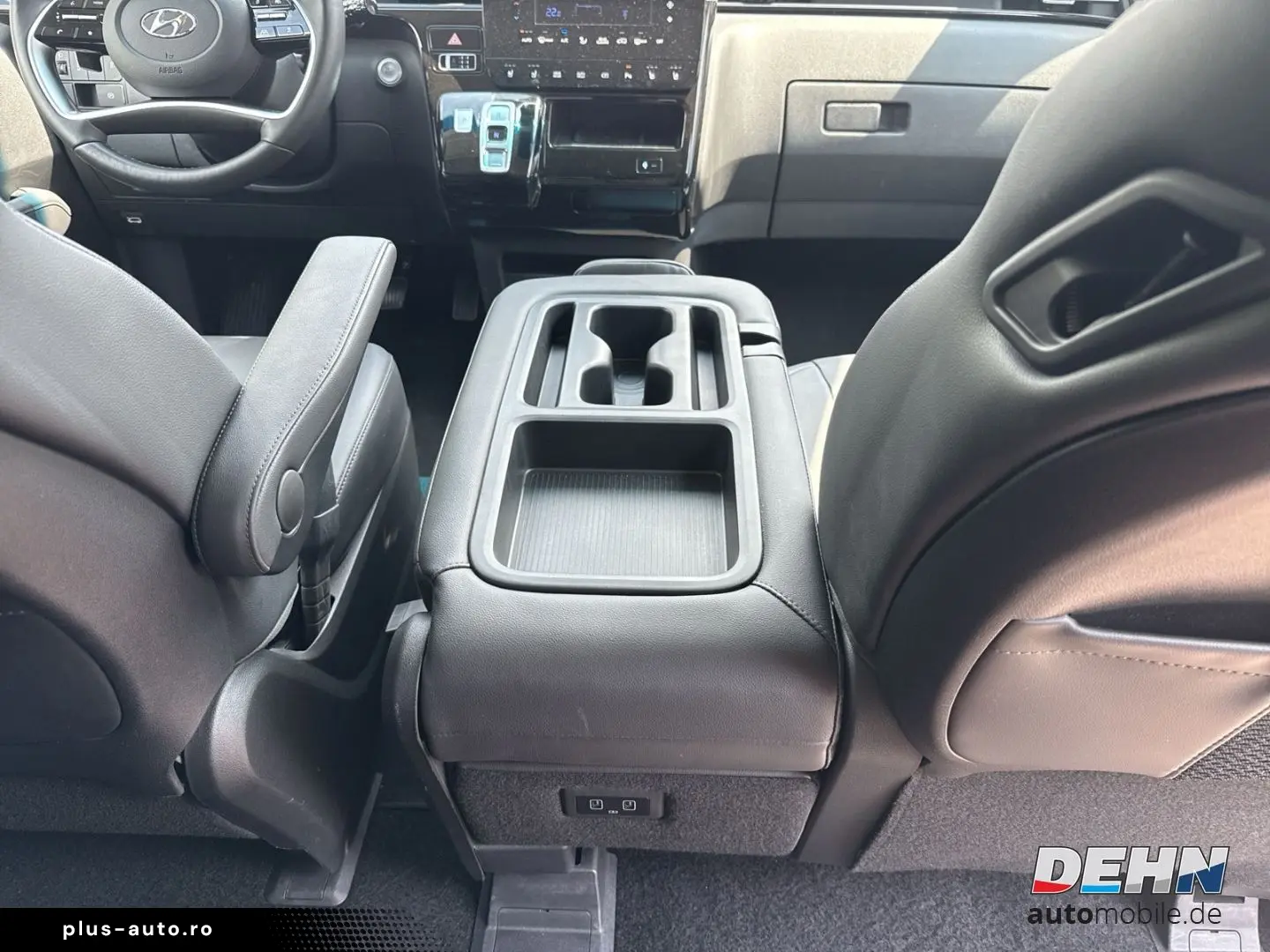 HYUNDAI STARIA 2.2 CRDi A T Prime Navi Leder Bose 360