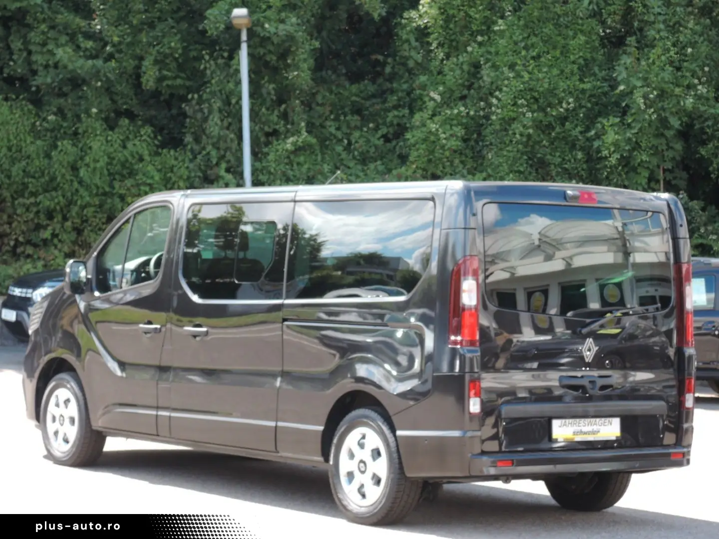 RENAULT Trafic Grand COMBI 150 EDC 9-Sitze  GJR Kamera