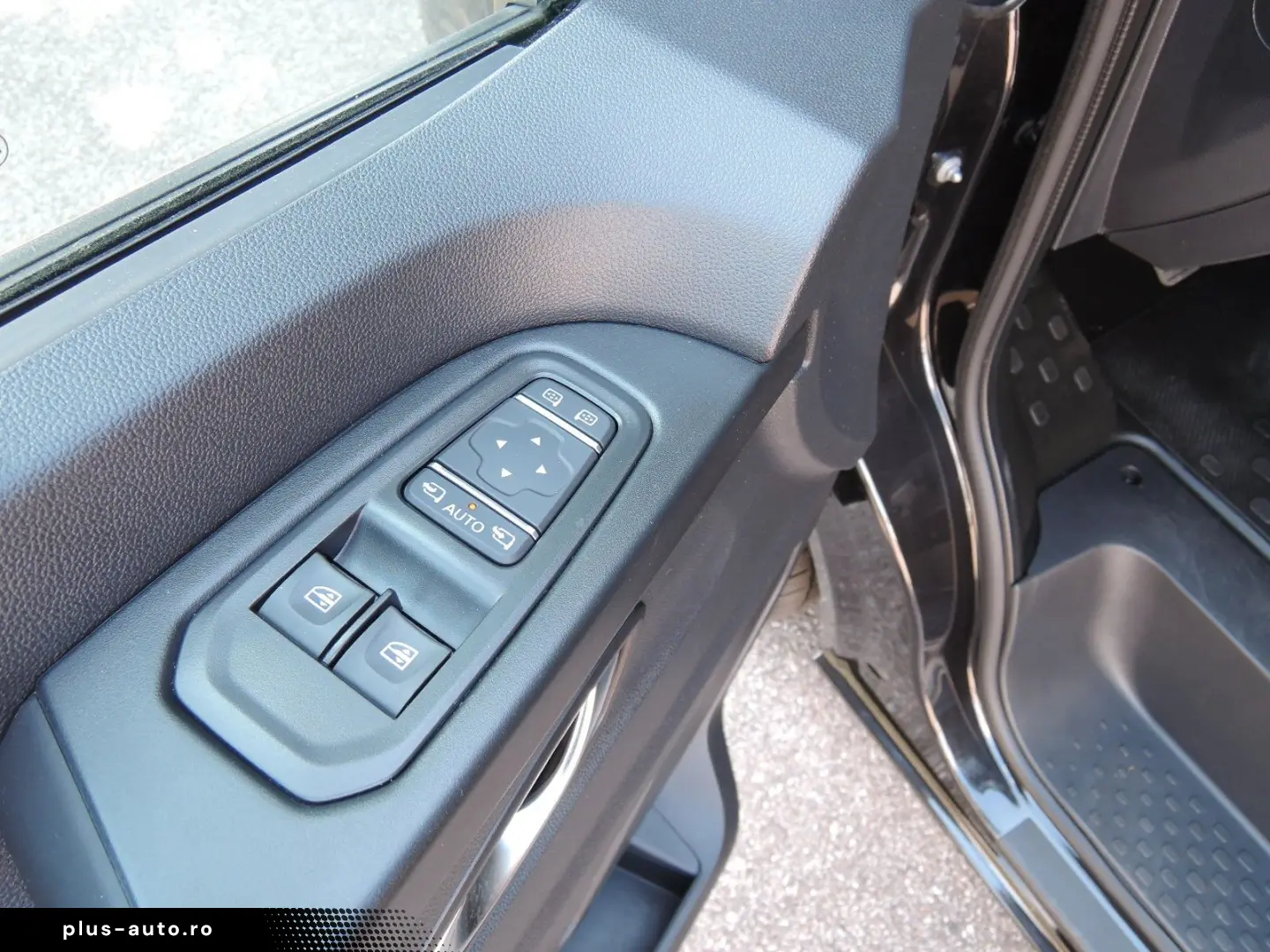 RENAULT Trafic Grand COMBI 150 EDC 9-Sitze  GJR Kamera
