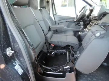 RENAULT Trafic Grand COMBI 150 EDC 9-Sitze  GJR Kamera