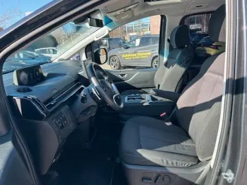 HYUNDAI STARIA 2.2 CRDi Trend 9-Sitzer Automatik 2WD