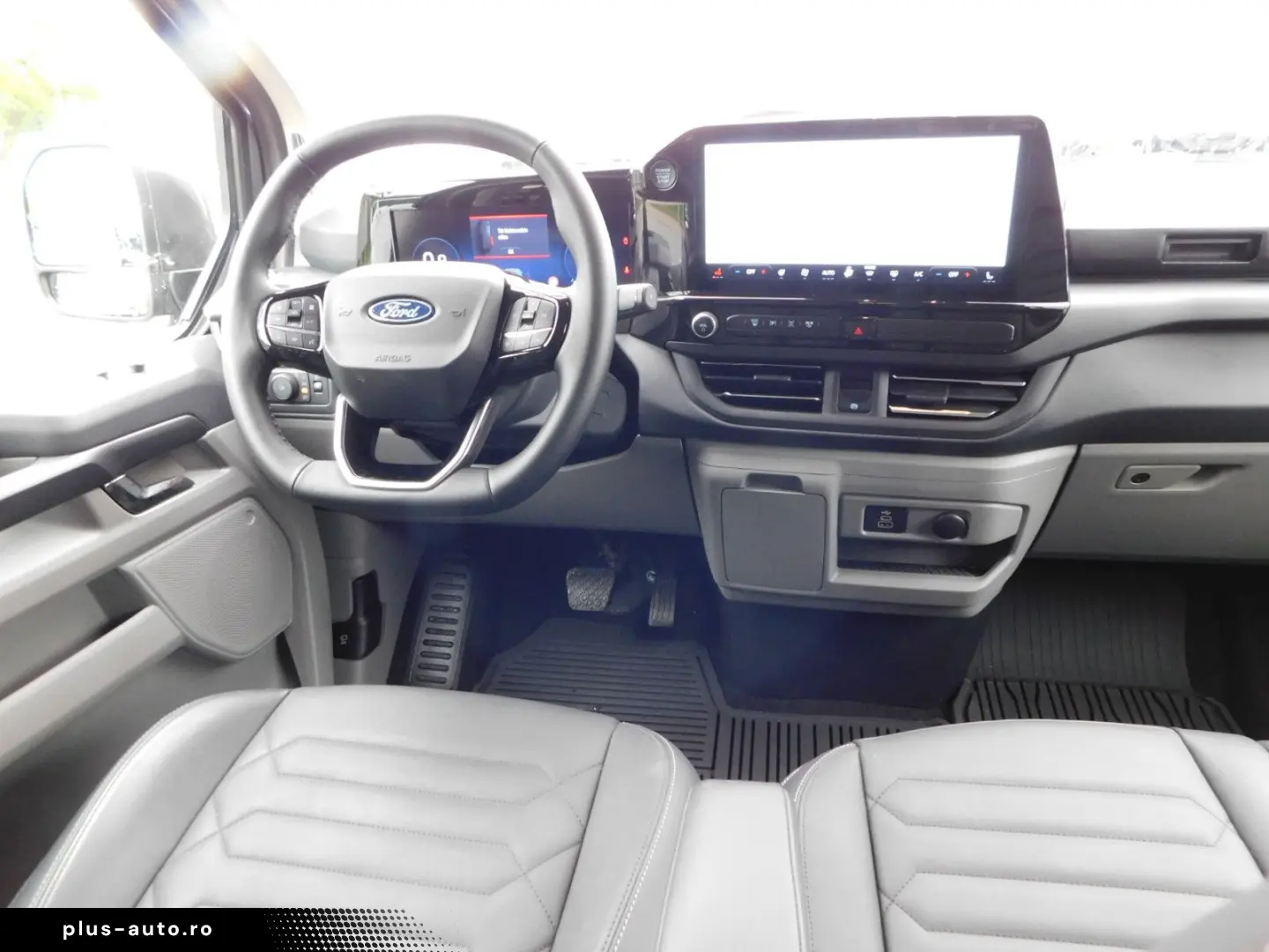 FORD Tourneo Custom 320 L2 Titanium Autom. Leder AHK