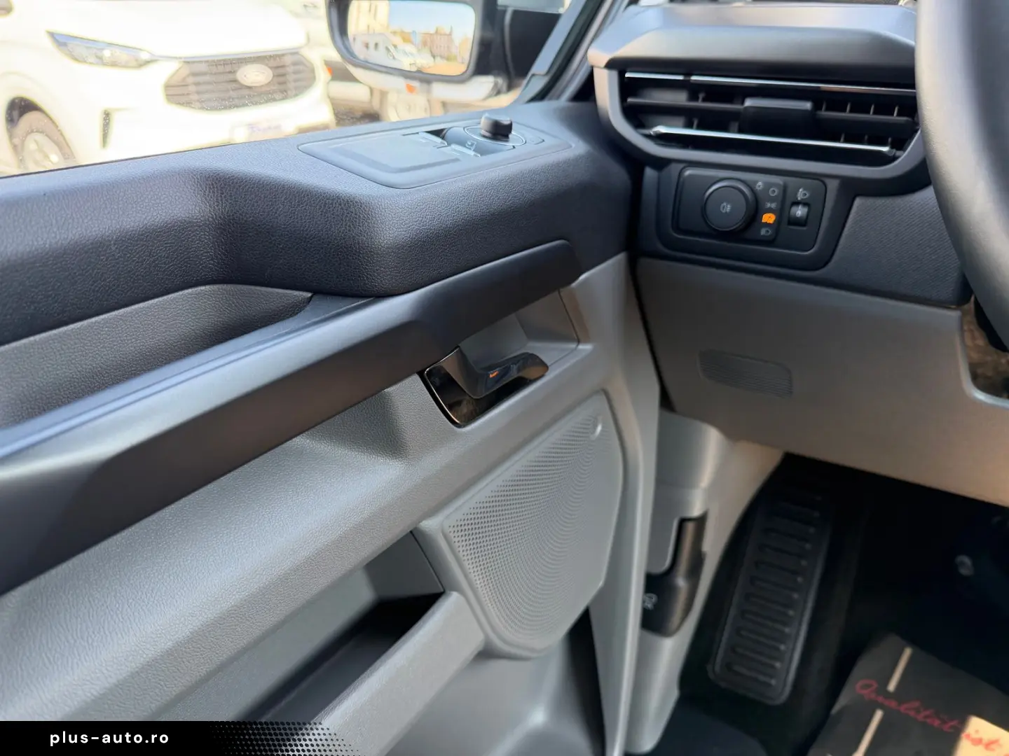 FORD Tourneo Custom 2.0 EcoBlue 320 L2 Titanium LEDER