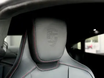 PORSCHE Taycan GTS MatrixLED Beifahrerdisplay 21 Zoll DE