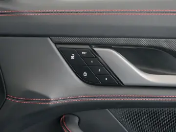 PORSCHE Taycan GTS MatrixLED Beifahrerdisplay 21 Zoll DE