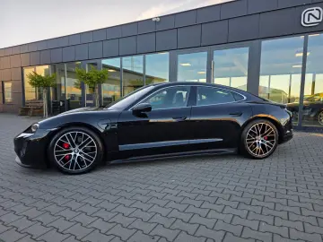 PORSCHE Taycan 4 S HuD Matrix Pano Massage 360 Kam
