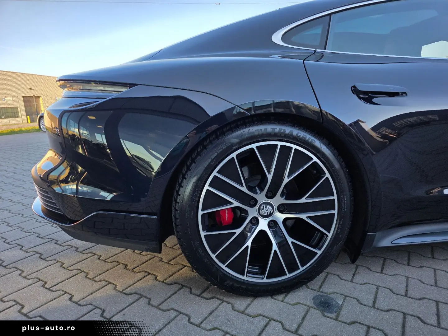 PORSCHE Taycan 4 S HuD Matrix Pano Massage 360 Kam