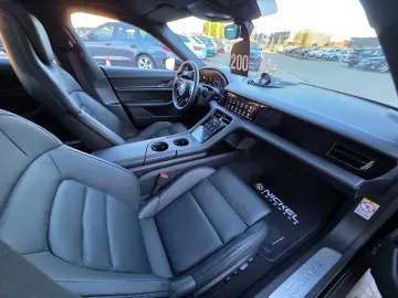 PORSCHE Taycan 4 S HuD Matrix Pano Massage 360 Kam