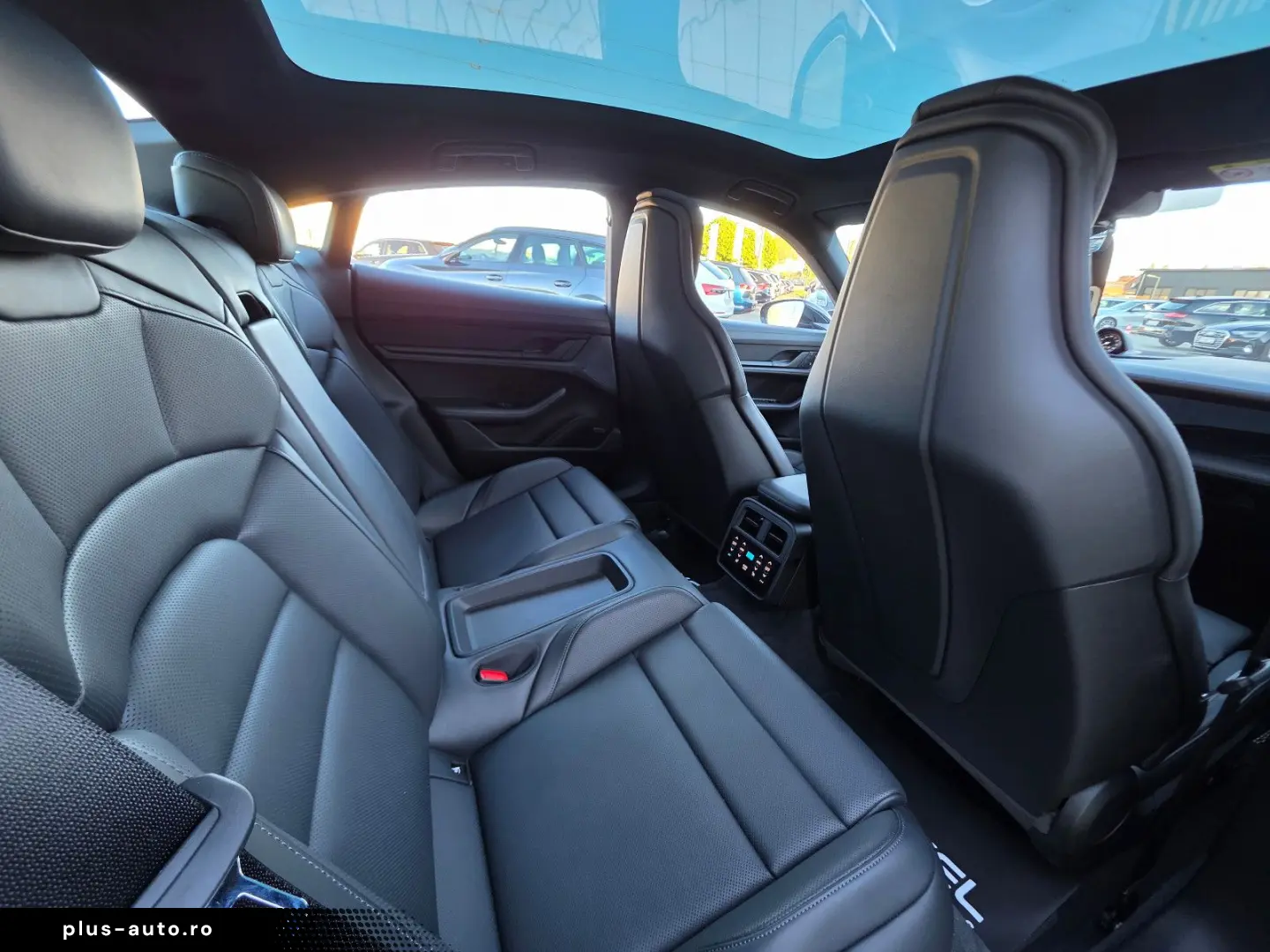 PORSCHE Taycan 4 S HuD Matrix Pano Massage 360 Kam