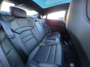 PORSCHE Taycan 4 S HuD Matrix Pano Massage 360 Kam
