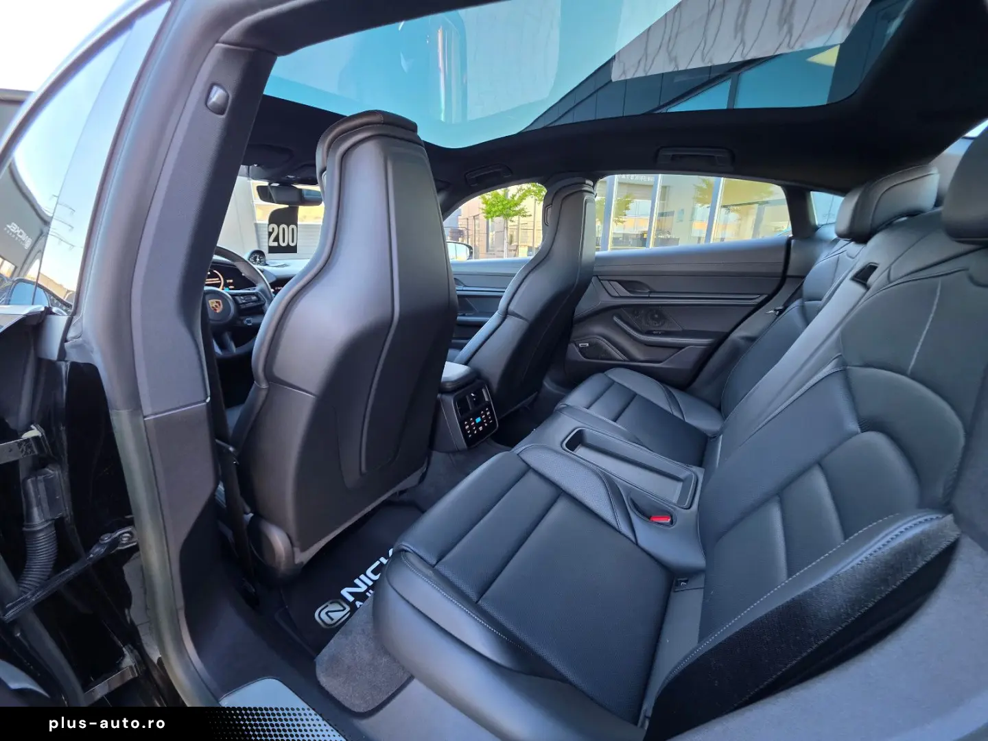 PORSCHE Taycan 4 S HuD Matrix Pano Massage 360 Kam