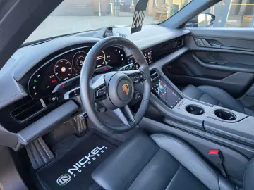 PORSCHE Taycan 4 S HuD Matrix Pano Massage 360 Kam
