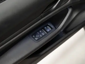 PORSCHE Taycan 4S BOSE Sport InnoDrive Surround View