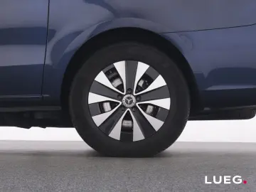 MERCEDES-BENZ V 300 d 4M AVANTGARDE MBUX MBeam GSHD AHK 360