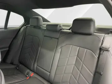 BMW 520d A Lim M Sportpaket Komfortsitze etc.