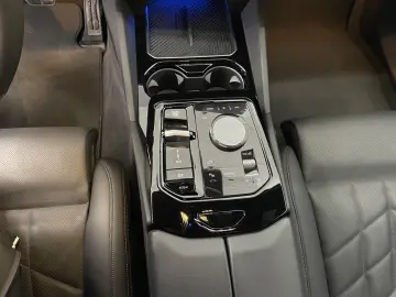 BMW 520d A Lim M Sportpaket Komfortsitze etc.