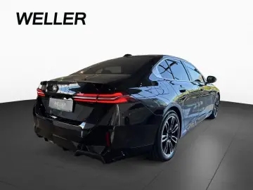 BMW 520d M SPORT AdLED DA  KomfSitze SHZ Kamera 19