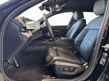 BMW 520d M SPORT AdLED DA  KomfSitze SHZ Kamera 19