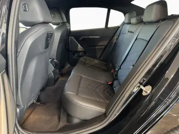 BMW 520d M SPORT AdLED DA  KomfSitze SHZ Kamera 19