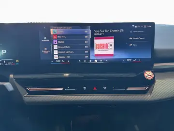 BMW 520d M SPORT AdLED DA  KomfSitze SHZ Kamera 19