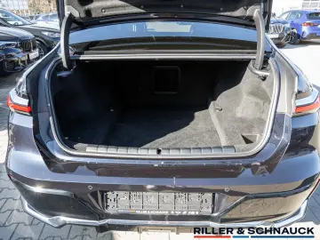 BMW 740d xDrive M-Sport STANDHZG PANO-SKY B&W