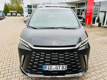 LEXUS LM 350h Executive