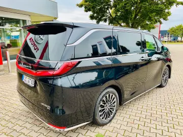 LEXUS LM 350h Executive