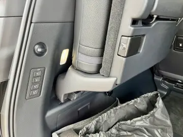 LEXUS LM 350h Executive