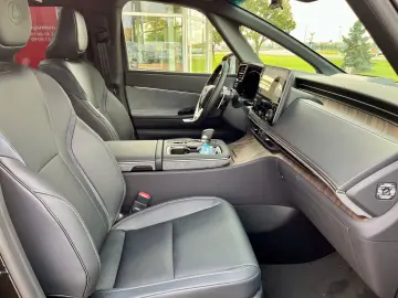 LEXUS LM 350h Executive