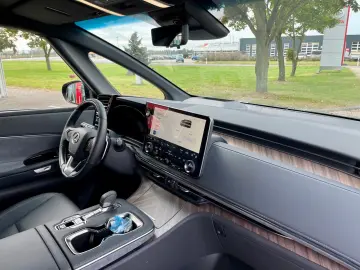 LEXUS LM 350h Executive