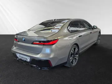 BMW 750e xDrive M Sport Pro Head-Up
