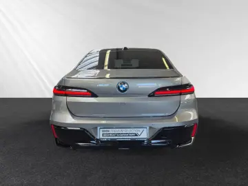 BMW 750e xDrive M Sport Pro Head-Up