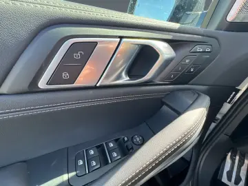 BMW X6 M60i xDrive Bowers