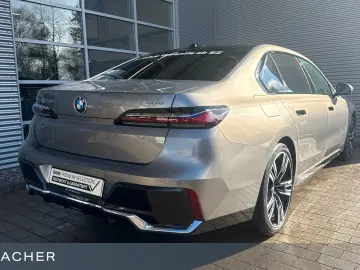 BMW 740d A xDrive M-Sport Navi ACC HUD Skylou Sitzhg