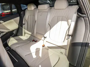 BMW X6 xDrive40d M Sport Sky Lounge DAP STHZ PA  22