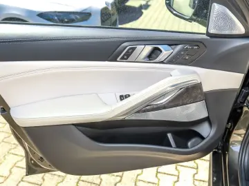 BMW X6 xDrive40d M Sport Sky Lounge DAP STHZ PA  22