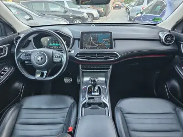 MG EHS Luxury Plug-in hybrid 2023